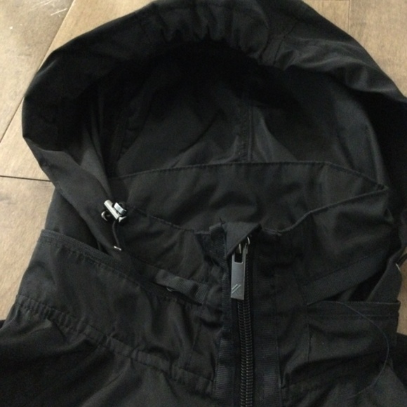 Black wind breaker/spring jacket - Picture 3 of 4